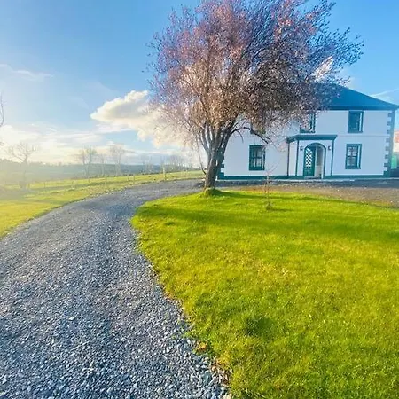 Farmhouse In Virginia County *